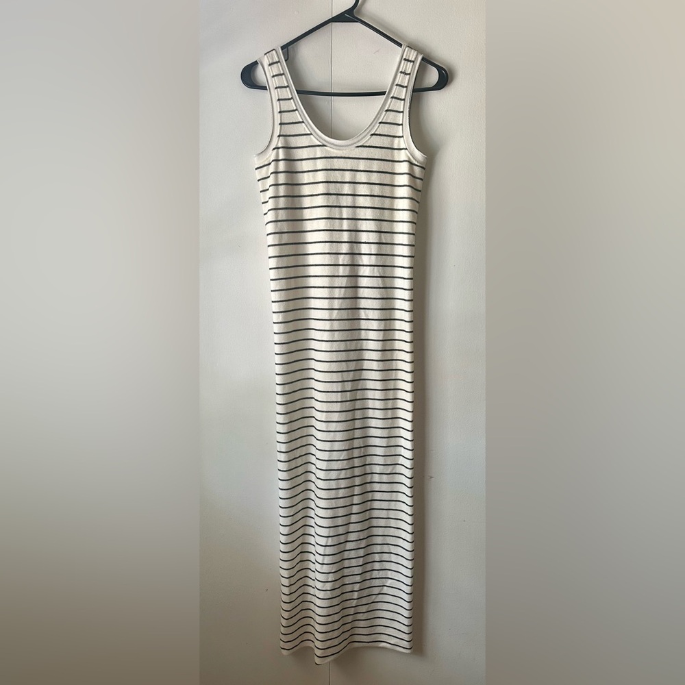 T-shirt black and white stripped maxi dress size small